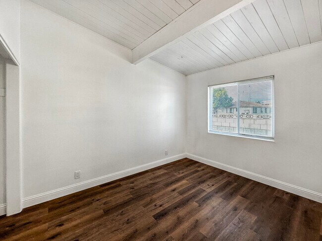 Room 2 - 337 N K St
