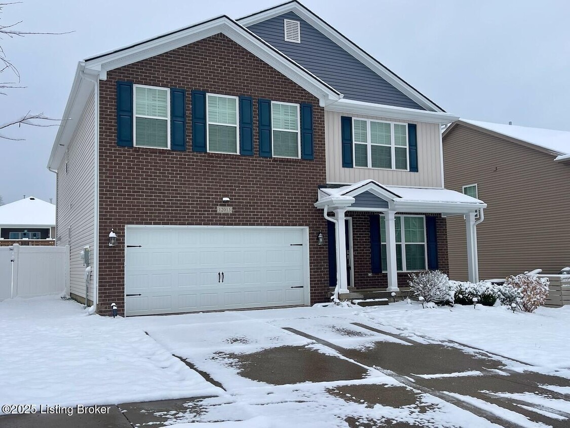 Primary Photo - 12013 Cascade Falls Trl