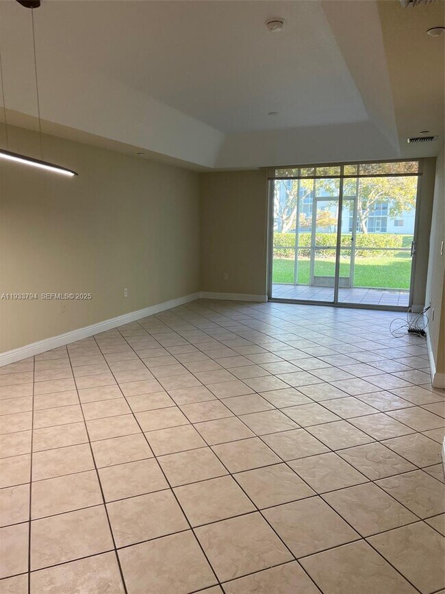 Foto del edificio - 10710 NW 66th St