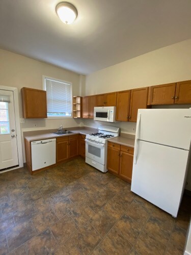Kitchen - 5751 Pierce St