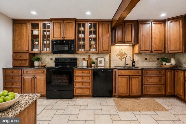 Foto del edificio - 9929 Hemlock Woods Ln