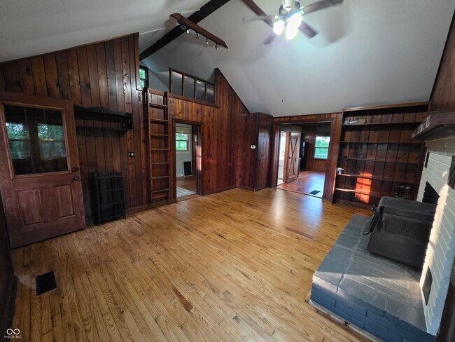 Foto del edificio - 158 Redbud Ln