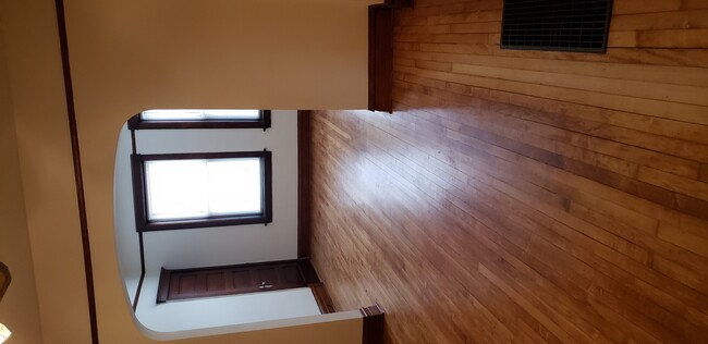 Foto del edificio - 3028 N Clybourn Ave