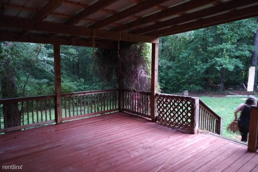 Foto principal - 5 br, 2.5 bath House - 1420 Julian Drive