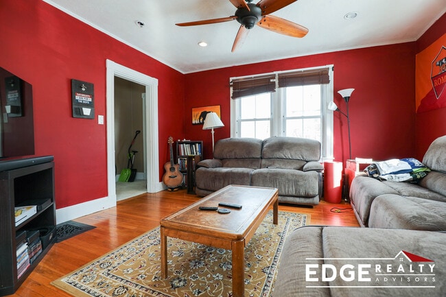 Building Photo - 11 Frederika St