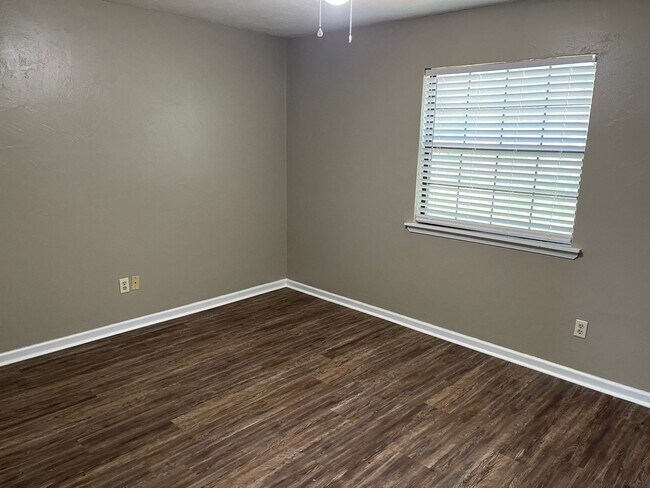 Foto del edificio - 2060 Pat's Pl