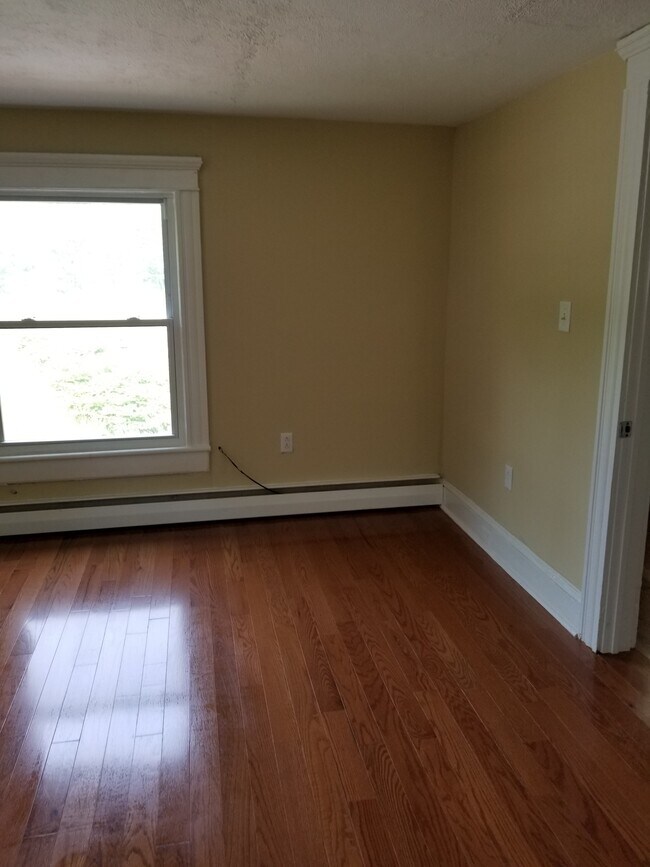 Building Photo - 1770 Bloom Ave