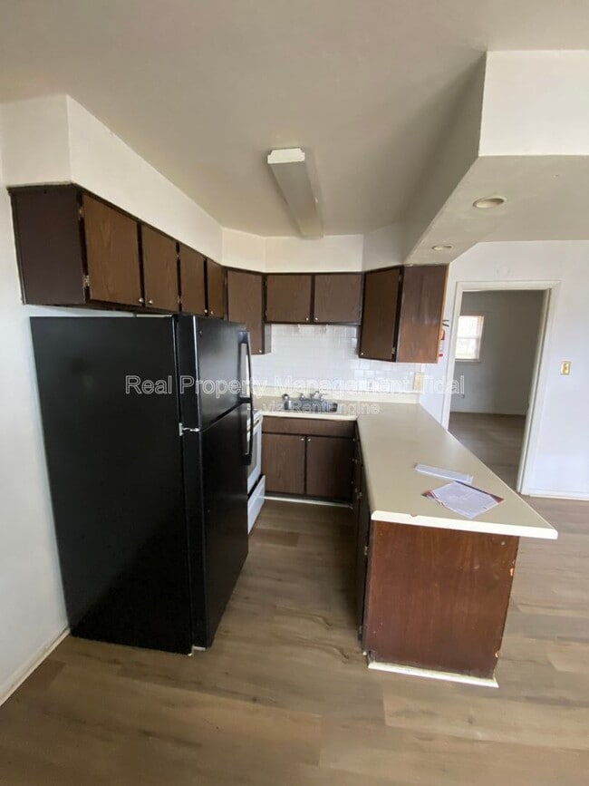 Building Photo - 5667 Brickell Rd