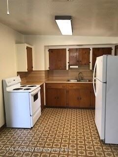 Building Photo - 3 br, 1 bath House - 1985 Elm Street