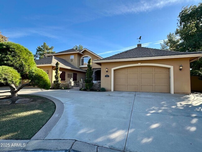 Building Photo - 5711 W Linda Ln