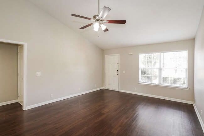 Foto del edificio - 7140 S Hampton Blvd
