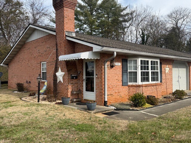 Foto del edificio - 910 Windridge Dr