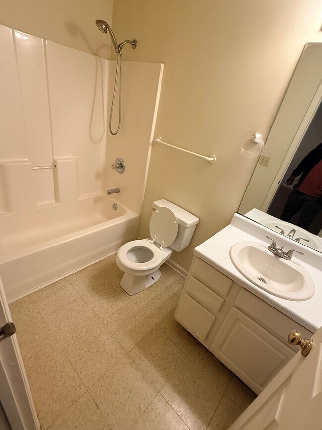 Building Photo - Autumn Chase