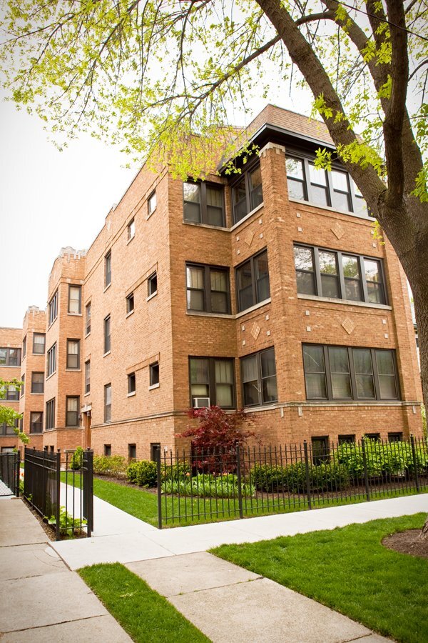 Building Photo - 4422 N Greenview Ave