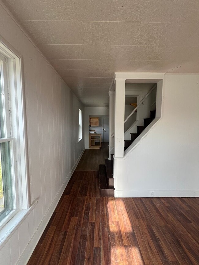 Building Photo - Single Family Home