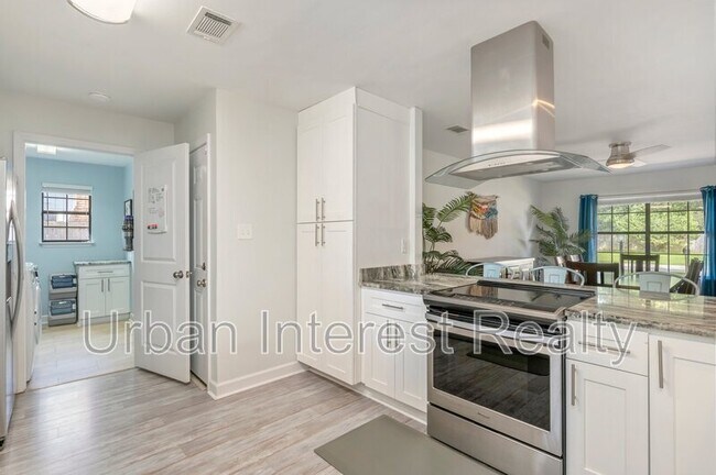 Building Photo - 344 Sailfish Dr