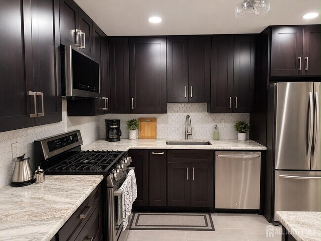 Foto del edificio - 1805 Deerfield Dr