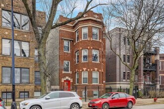 Building Photo - 4329 N Ashland Ave
