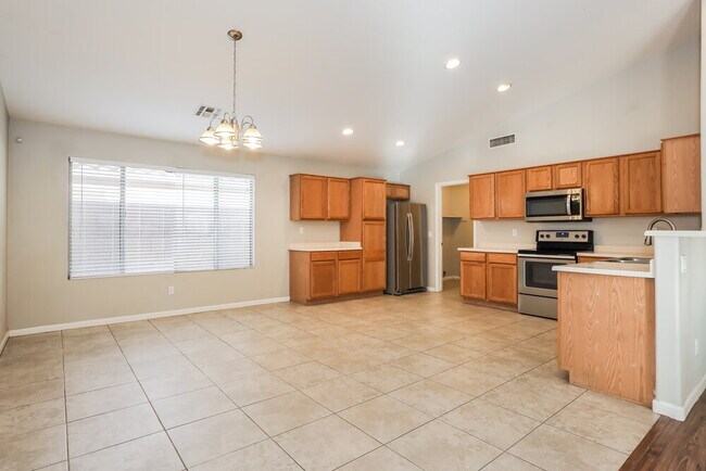 Building Photo - 10919 E Catalina Ave