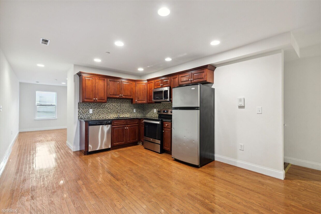 Primary Photo - 4 br, 2 bath Duplex - 1815 N 18TH ST Unit B