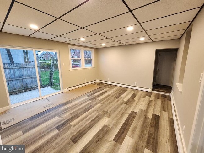 Building Photo - 495 N Main St