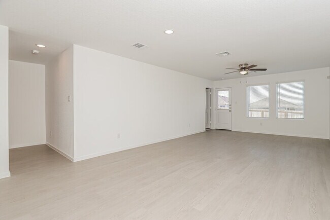 Building Photo - 518 Chevre Rd