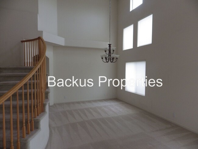Foto del edificio - Wonderful Five Bedroom Home on Faulkner St...