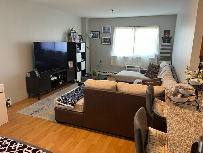 Building Photo - 51 Schuyler Ave