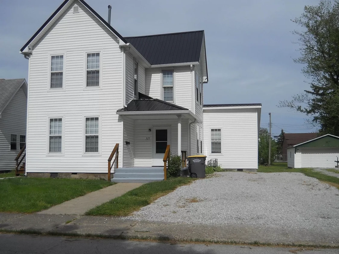 Primary Photo - 327 N Independence St