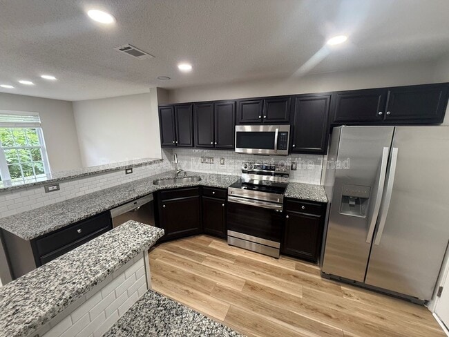 Photo - 528 Oxford St Townhome