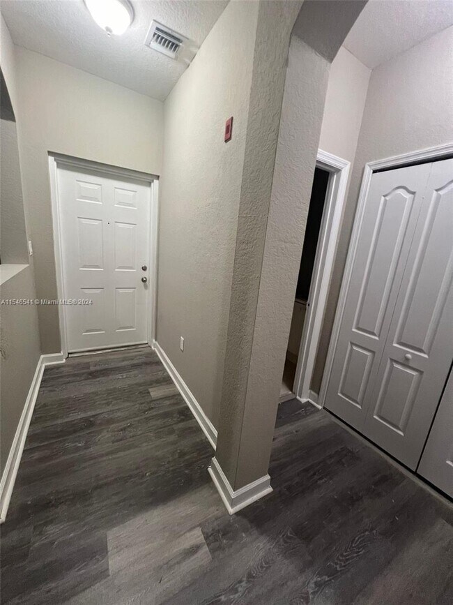 Foto del edificio - 4331 SW 160th Ave