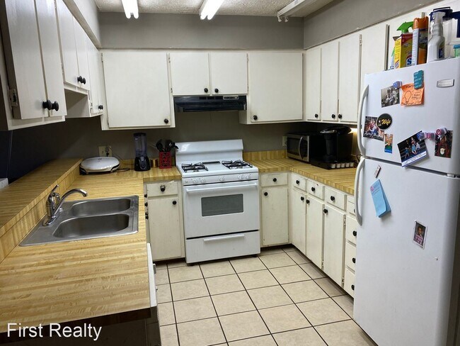 Foto del edificio - 3 br, 2 bath House - 1410 Charing Loop