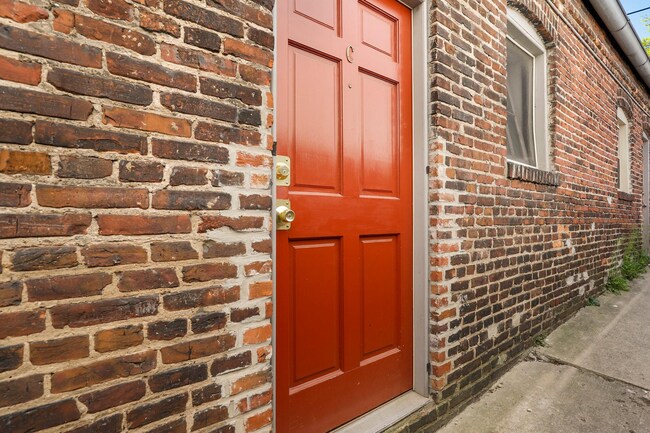 Photo - 404 Grindall St House