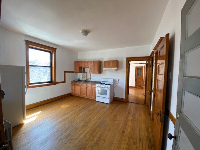 Building Photo - 3119 S Shields Ave