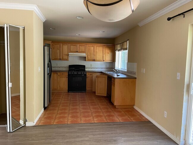 Building Photo - 4251 Archer Dr