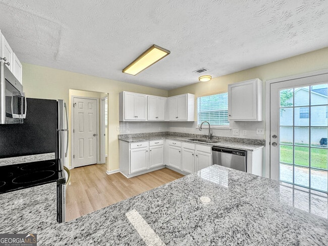 Building Photo - 517 Cascade Walk