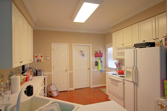 Foto del edificio - Charming 3 Bedroom Colonial Home only 10 Minutes from Duke!