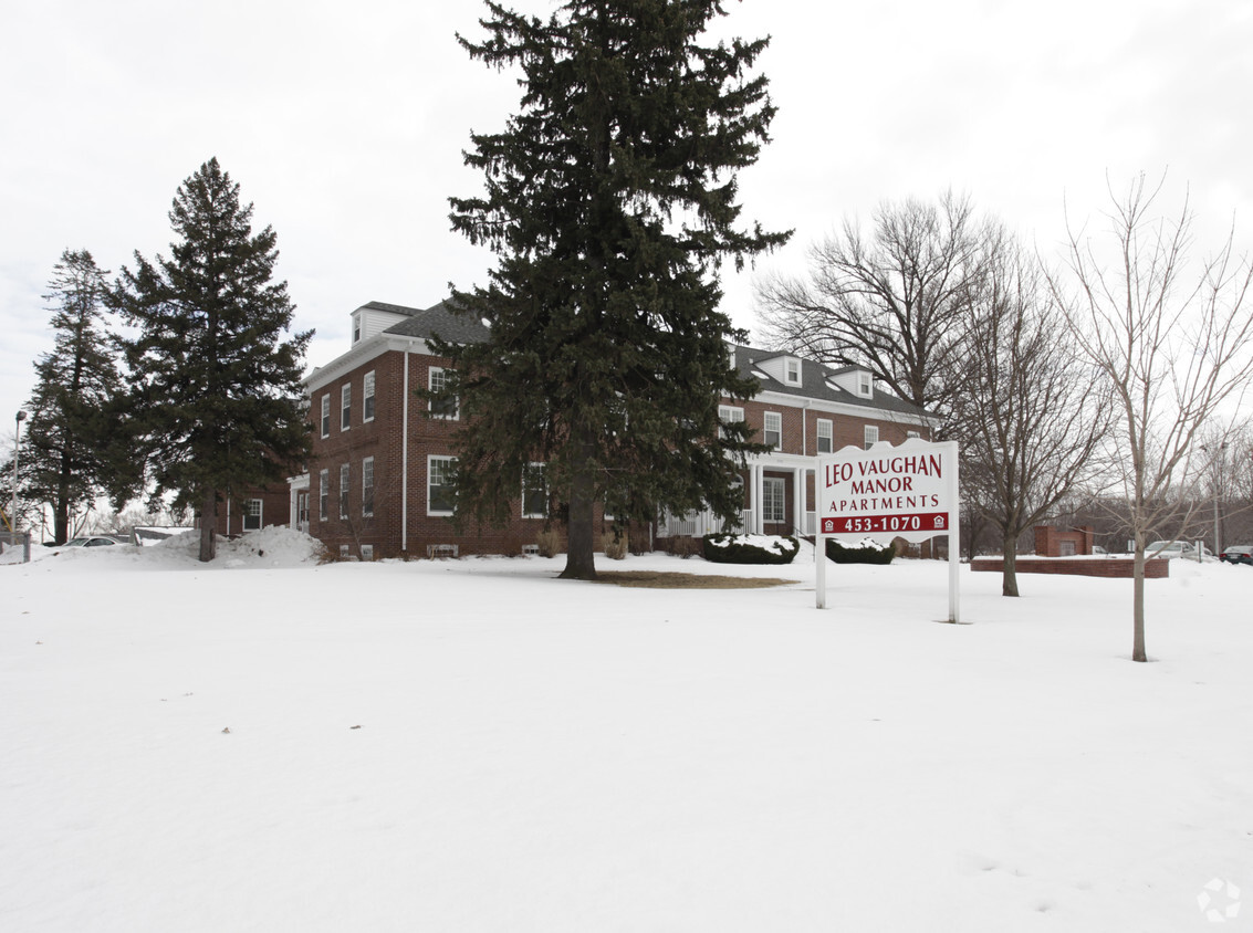 Primary Photo - Vaughan Manor