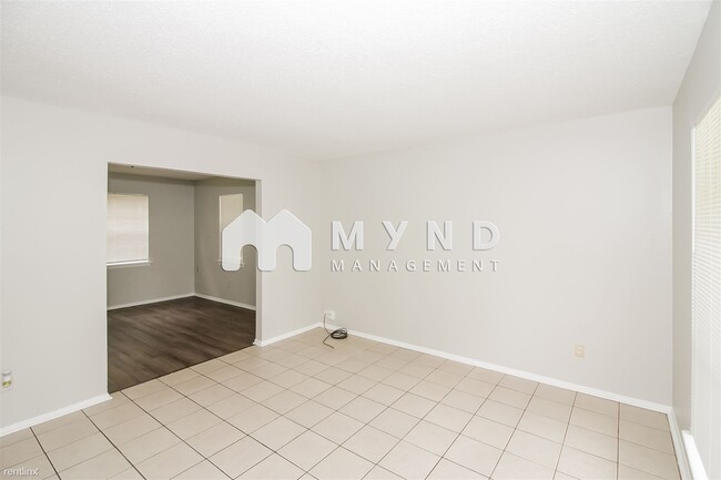 Building Photo - 3 br, 1 bath House - 6875 Embassy Cir