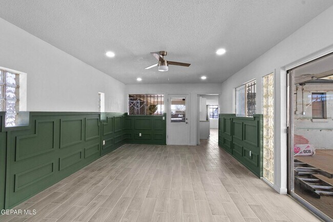 Foto del edificio - Beautiful Modern 3 bed-2 bath HOUSE locate...