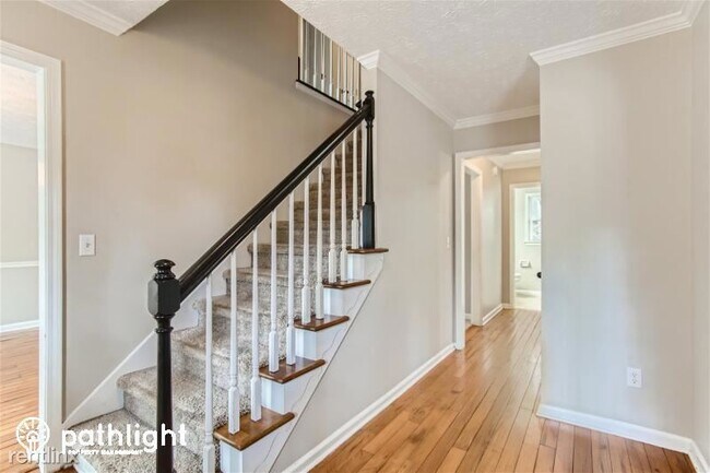 Building Photo - 4 br, 2.5 bath House - 110 Wind Clan Court...