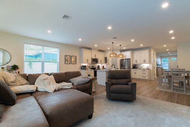 Foto del edificio - 812 SW 5th Terrace