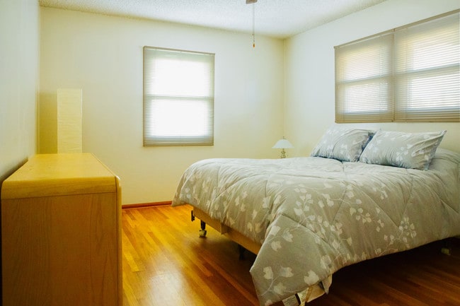 Building Photo - 8348 Doris Ave