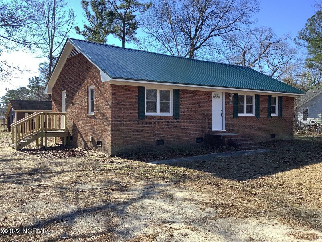 2015 Catherine Lake Rd, Richlands, NC 28574 House Rental in Richlands
