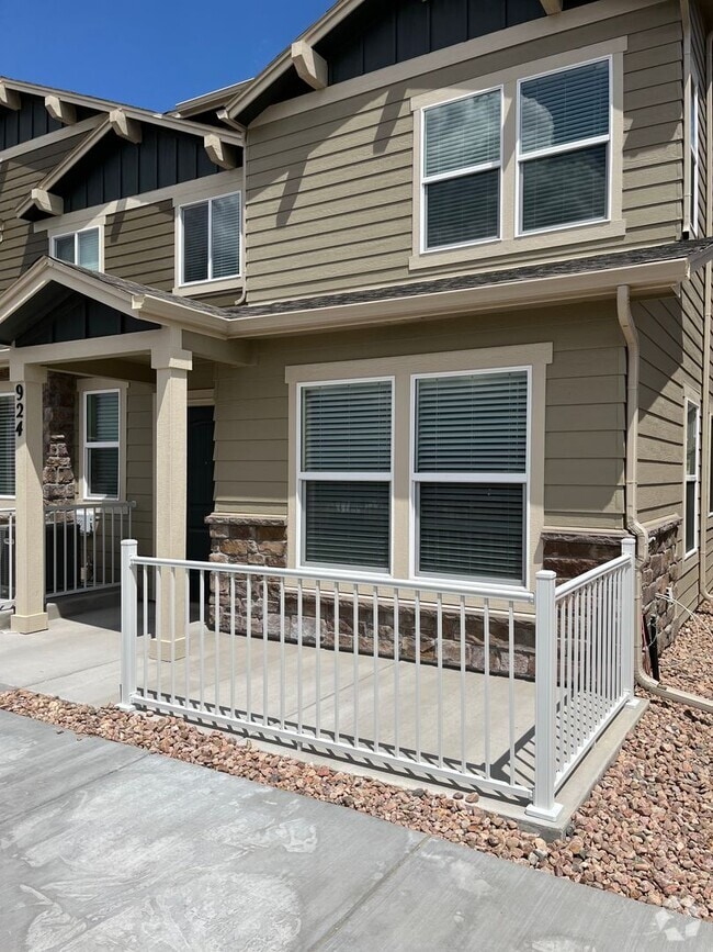 Building Photo - 924 Petra Heights
