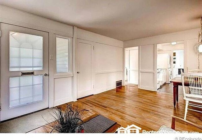 Building Photo - Charming 2 Bed 1 Bath in Great Neighborhood!