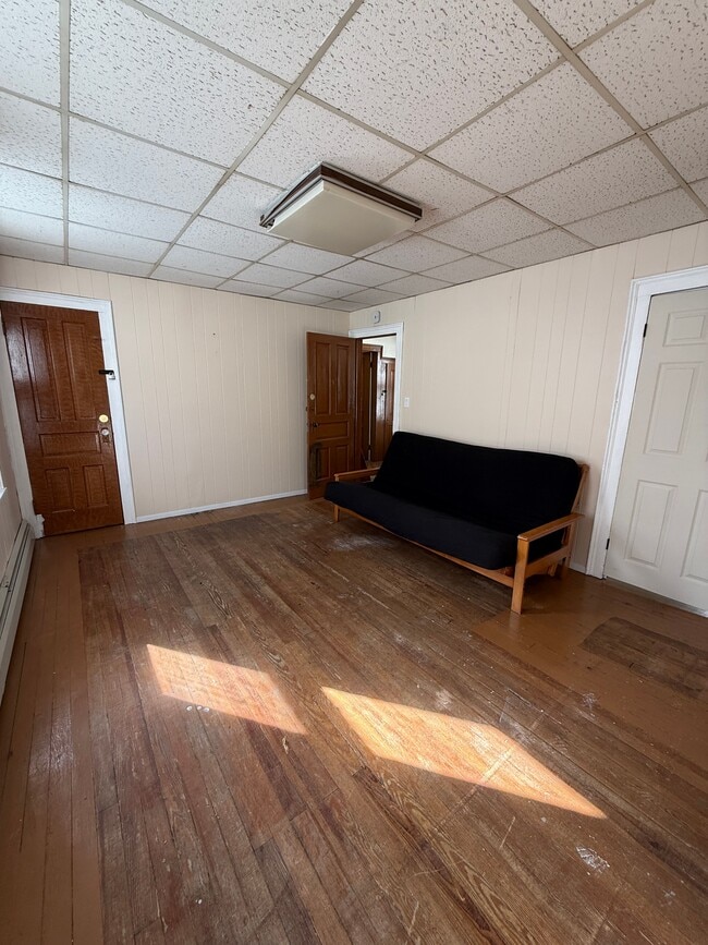 Foto del edificio - 70 Reservation St