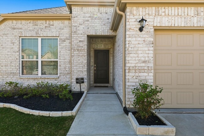 Building Photo - 1008 Elijah Dr