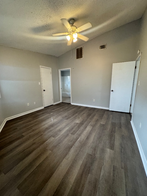 Building Photo - 264 Knoll Dr