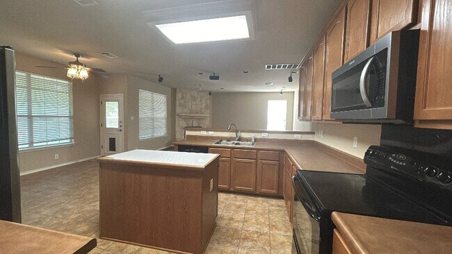 Building Photo - BEAUTIFUL 3 BD/2.5 BA IN SCHERTZ READY FOR...